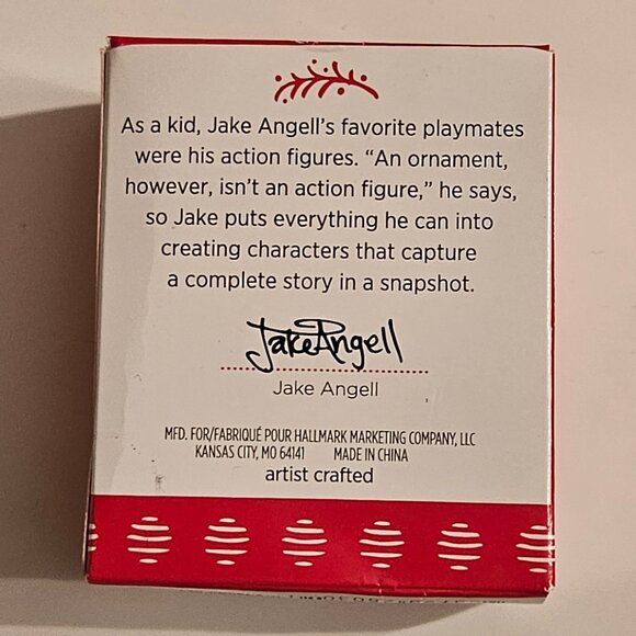 NIB 2017 Hallmark Mini Wonder Woman Tree Ornament - Picture 7 of 8